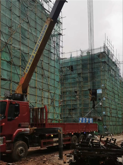 滨江区“慢工细活”—— 吊车的 “微动控制” 技术