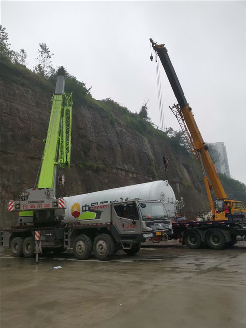 滨江区“不怕风雨冻”—— 吊车的 “恶劣环境适应” 技术